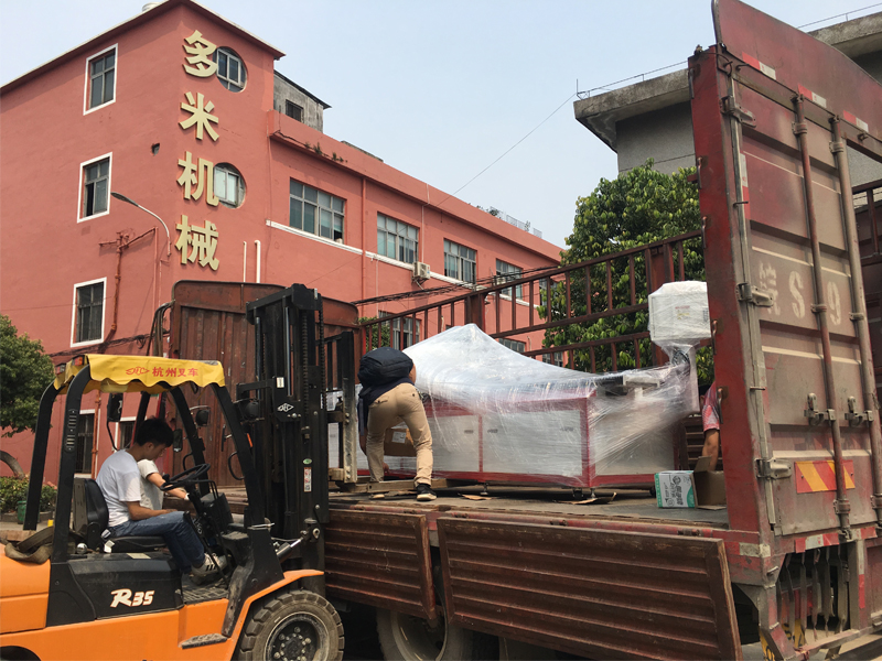 家具方管熱熔機床，專車發(fā)往山海